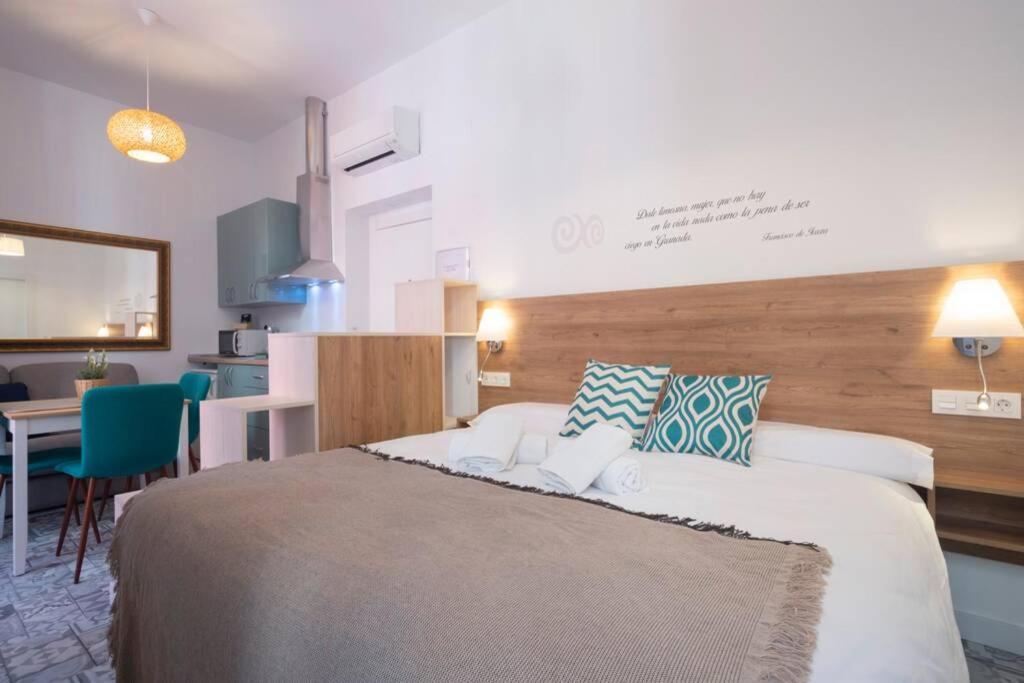 شقة Rosarioseis Loft Corral Del Carbon غرناطة المظهر الخارجي الصورة